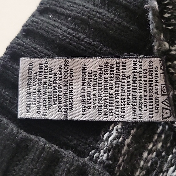 NHL ILANCO Official Licensed Sweater Size S Black and  Gray Hoodie - Picture 10 of 11